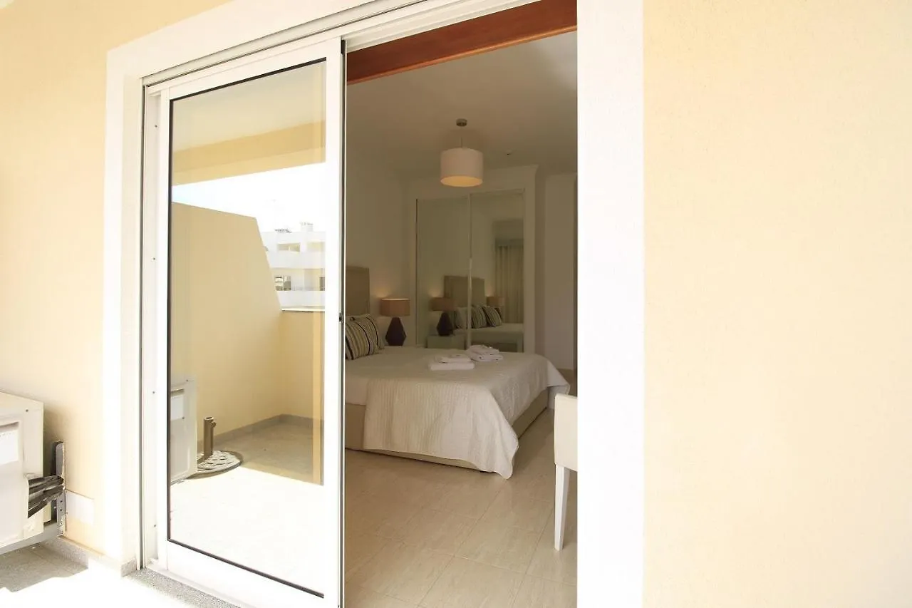 Armacao De Pera Brightness With Pool By Homing Διαμέρισμα